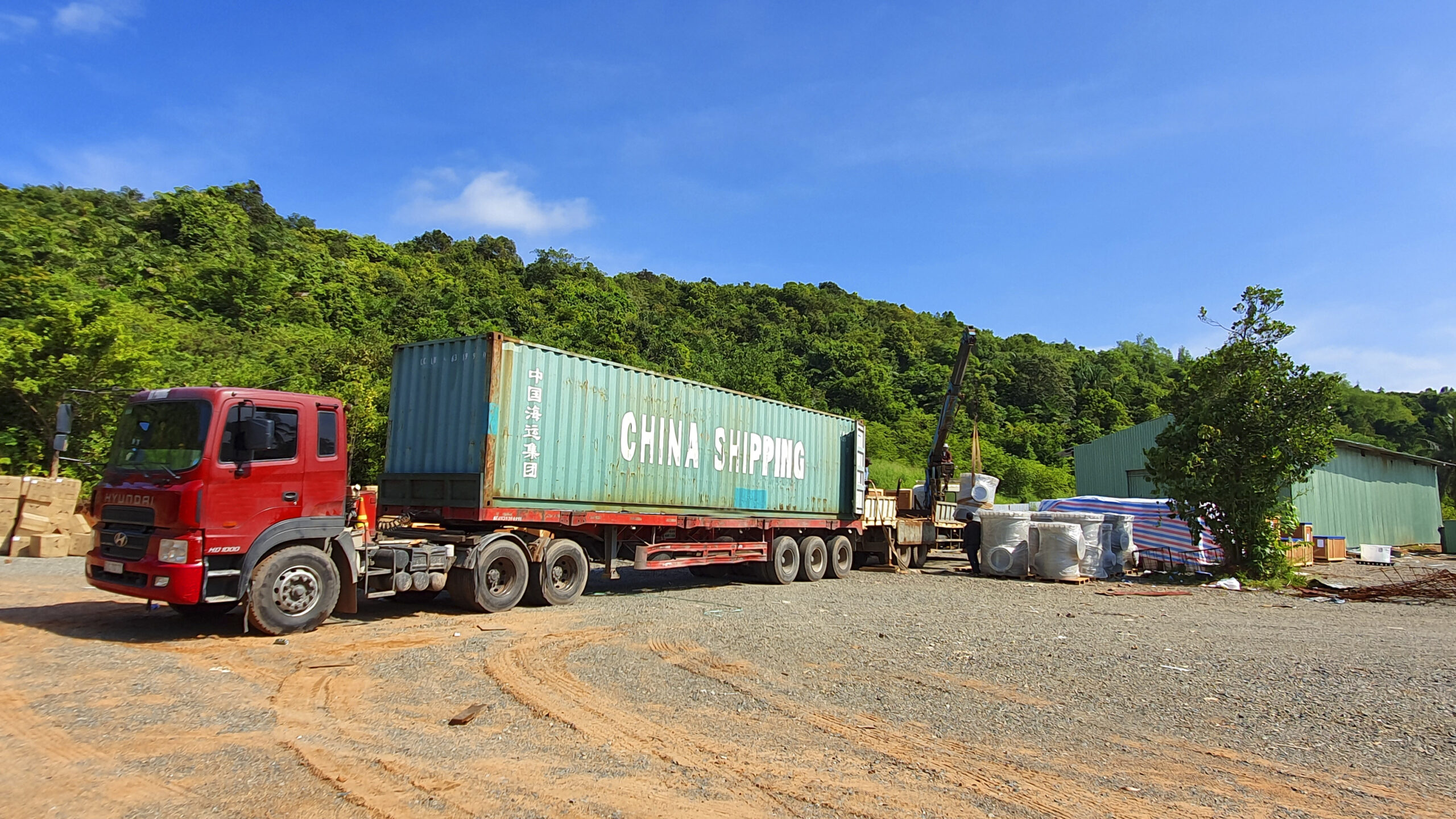 Xe đầu kéo Container