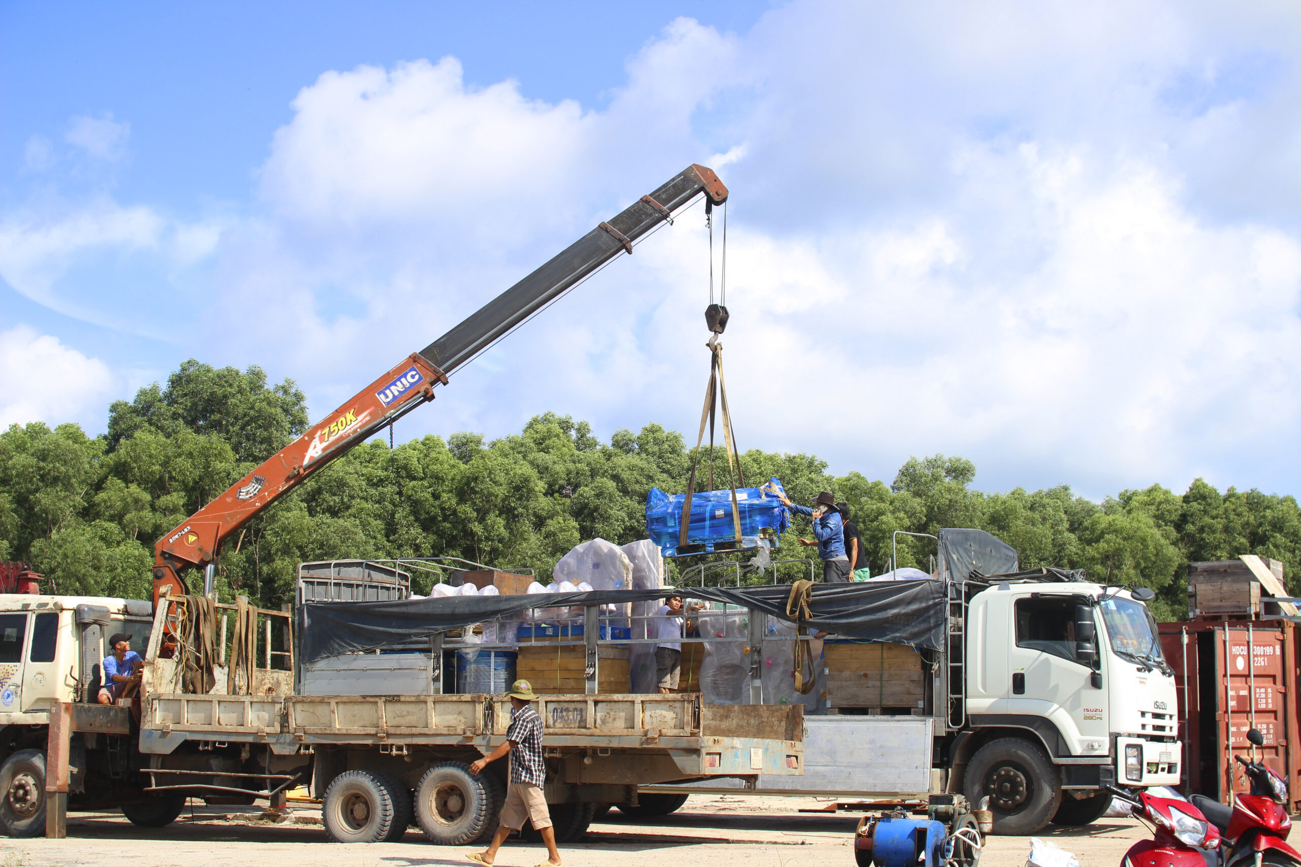 Cho thuê xe cẩu tại Phú Quốc