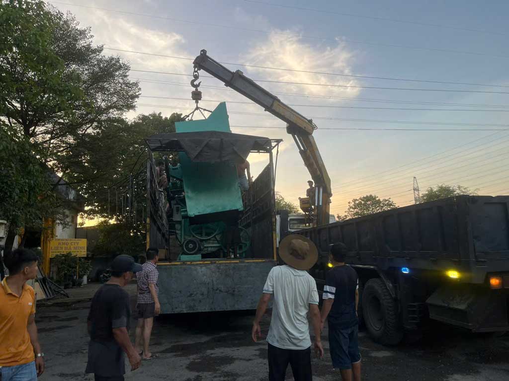 Cẩu máy móc thiết bị