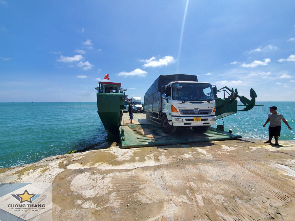 Xe tải qua phà Phú Quốc